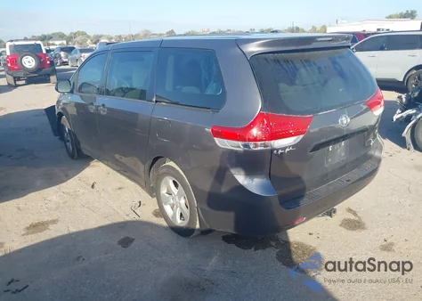 2014 Toyota Sienna L V6 7 Passenger z USA, uszkodzony, nr VIN 5TDZK3DC3ES512900